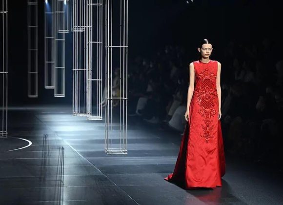 ROMA É O TEMA CENTRAL DO DESFILE DA FENDI Capa FTR