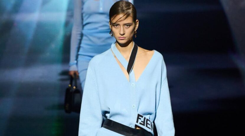 UMA FENDI CLÁSSICA NA SEMANA DE MODA DE MILÃO Capa