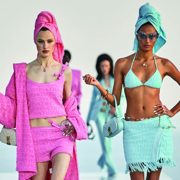 Versace-x-Dua-Lipa-La-Vacanza-19