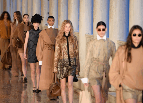 Max Mara Resort 2026: elegância atemporal nos salões da Reggia di Caserta max-mara-resort-2025-GG-62