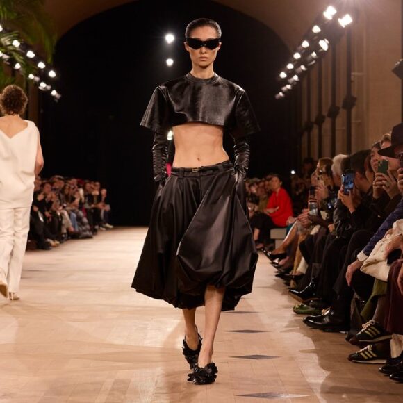 Balenciaga_ss26_runway_049(1)