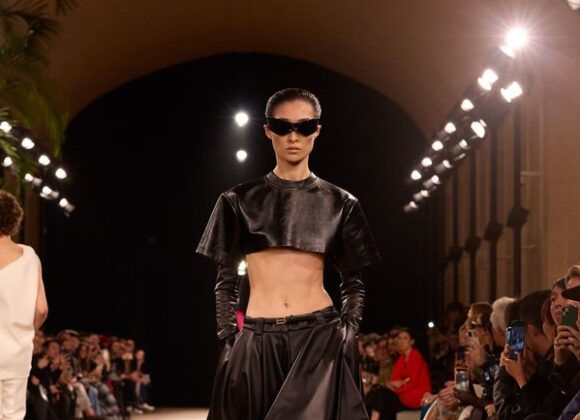 Balenciaga_ss26_runway_049(1)